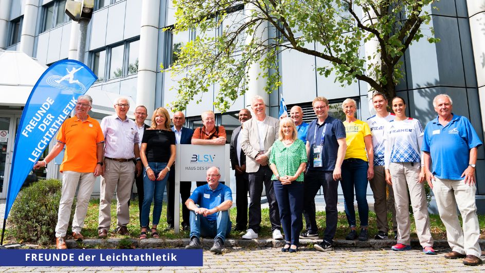 Vertreter verschiedener European Supporter Clubs trafen sich zum Meet and Greet im Haus des Sports in München - Bild: Torben Flatemersch
