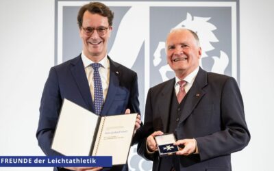 Ministerpräsident Hendrik Wüst zeichnet Hans Schulz mit dem Verdienstorden des Landes NRW aus
