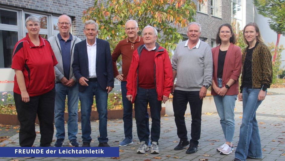 Der FREUNDE-Vorstand bei der Herbssttagung 2024 - v.l.n.r.: Christiane Offel, Joachim Höller, Peter Middel, Paul Pasyzna, Thomas Kuntke, Roland Frey, Corinne Kohlmann, Fabienne Engels. Foto: Peter Busse